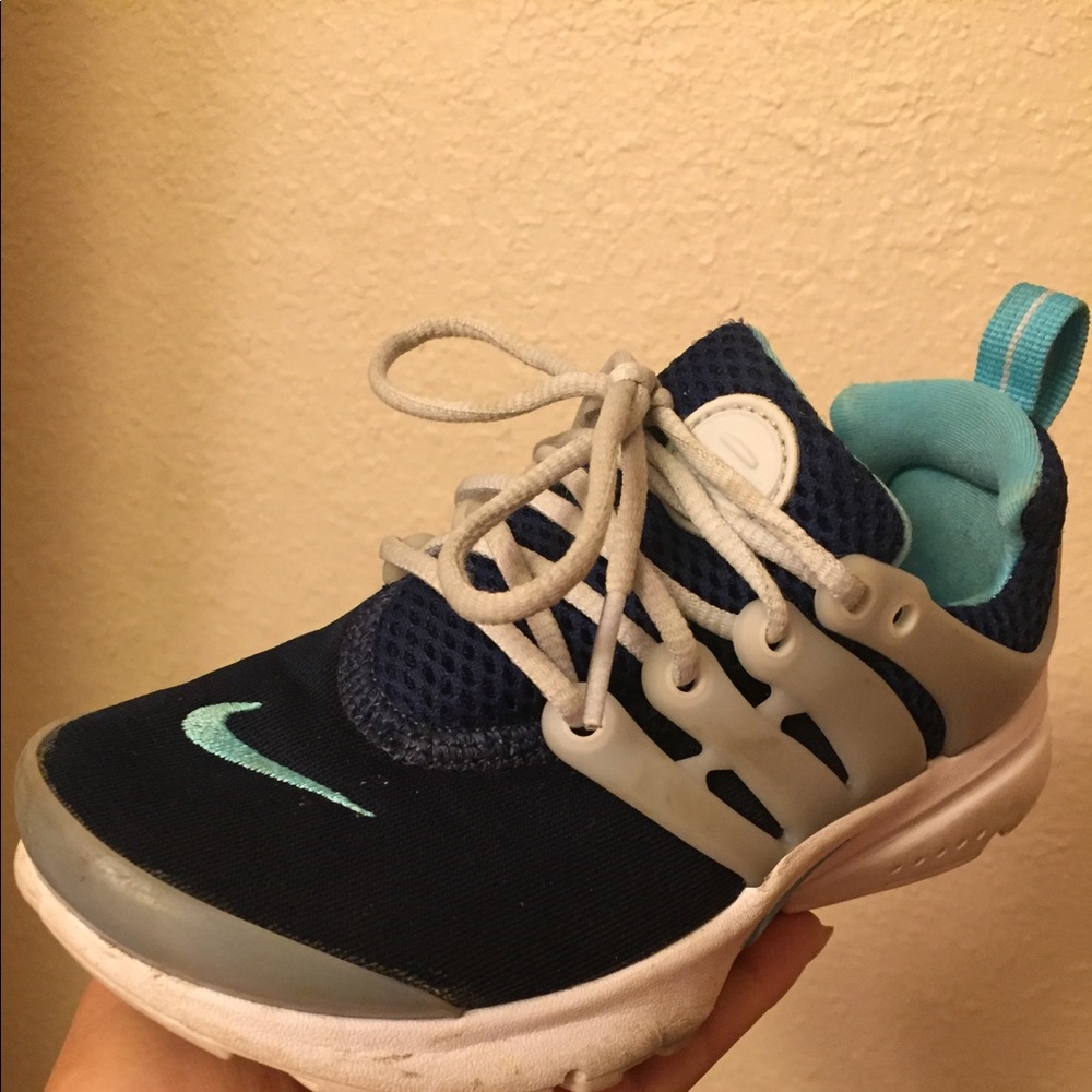 NIke shoes (size 12 kids girls)